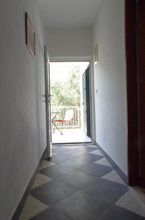 Apartmani Kusic トゥルパニ エクステリア 写真